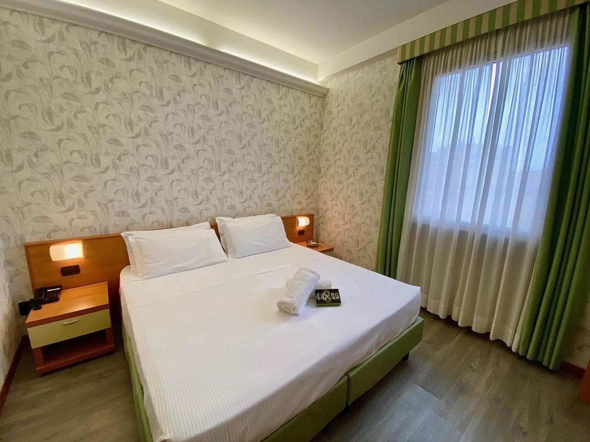 Hotel Embassy Pero Luaran gambar