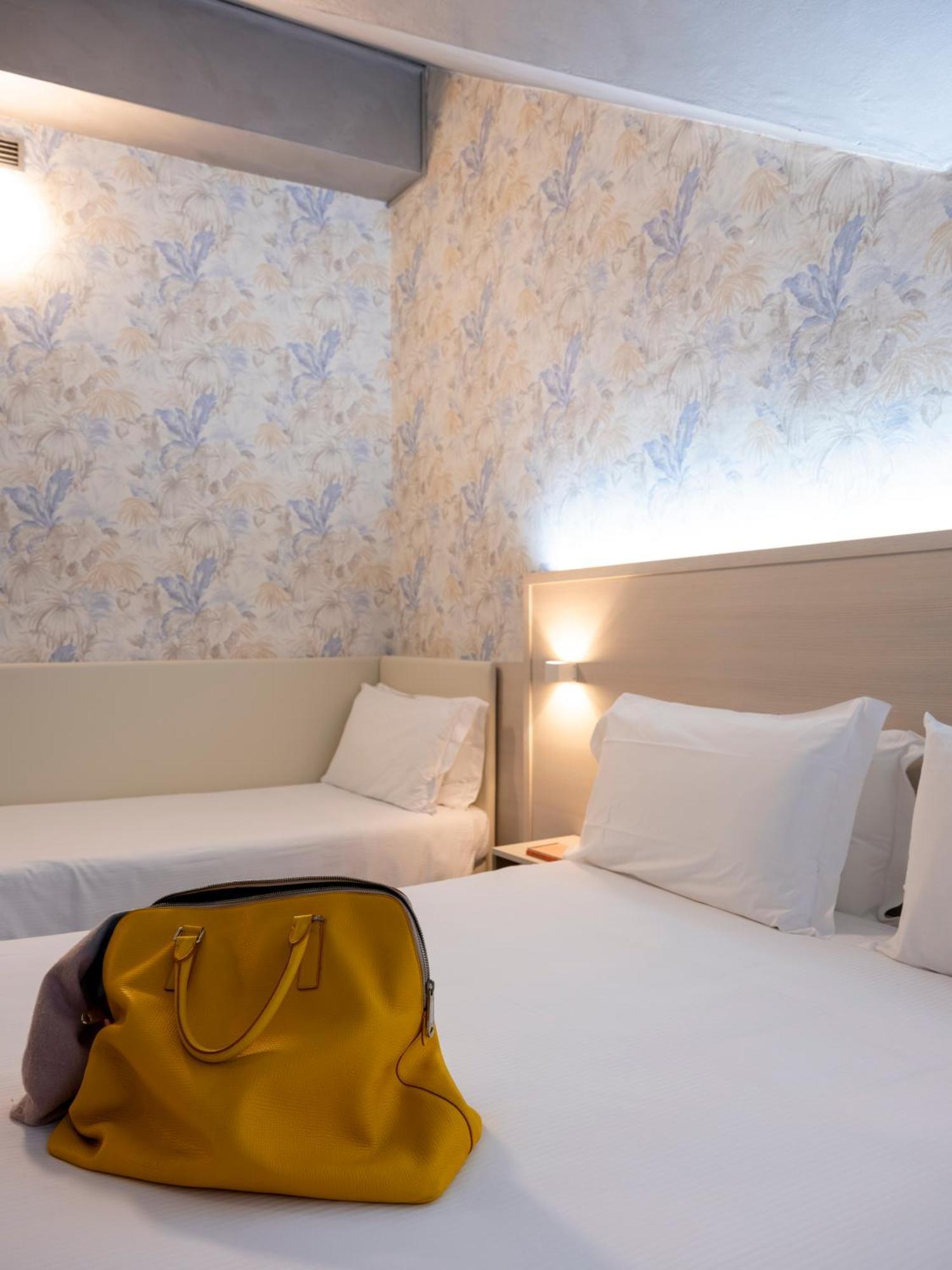 Hotel Embassy Pero Luaran gambar
